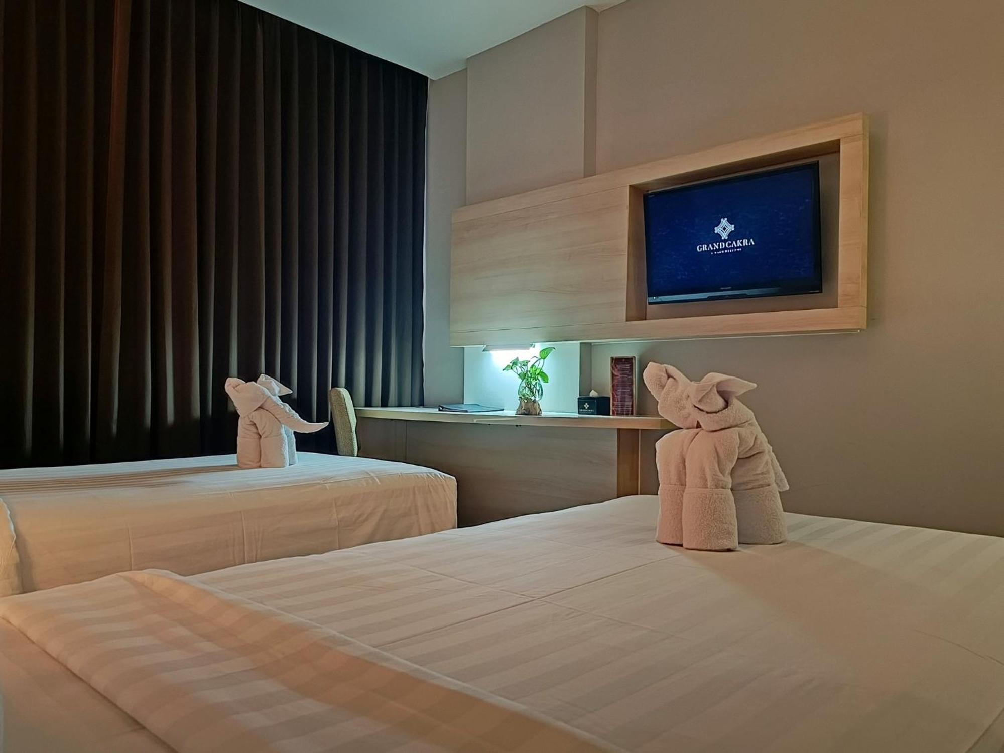 Grand Cakra Hotel Malang Exterior foto