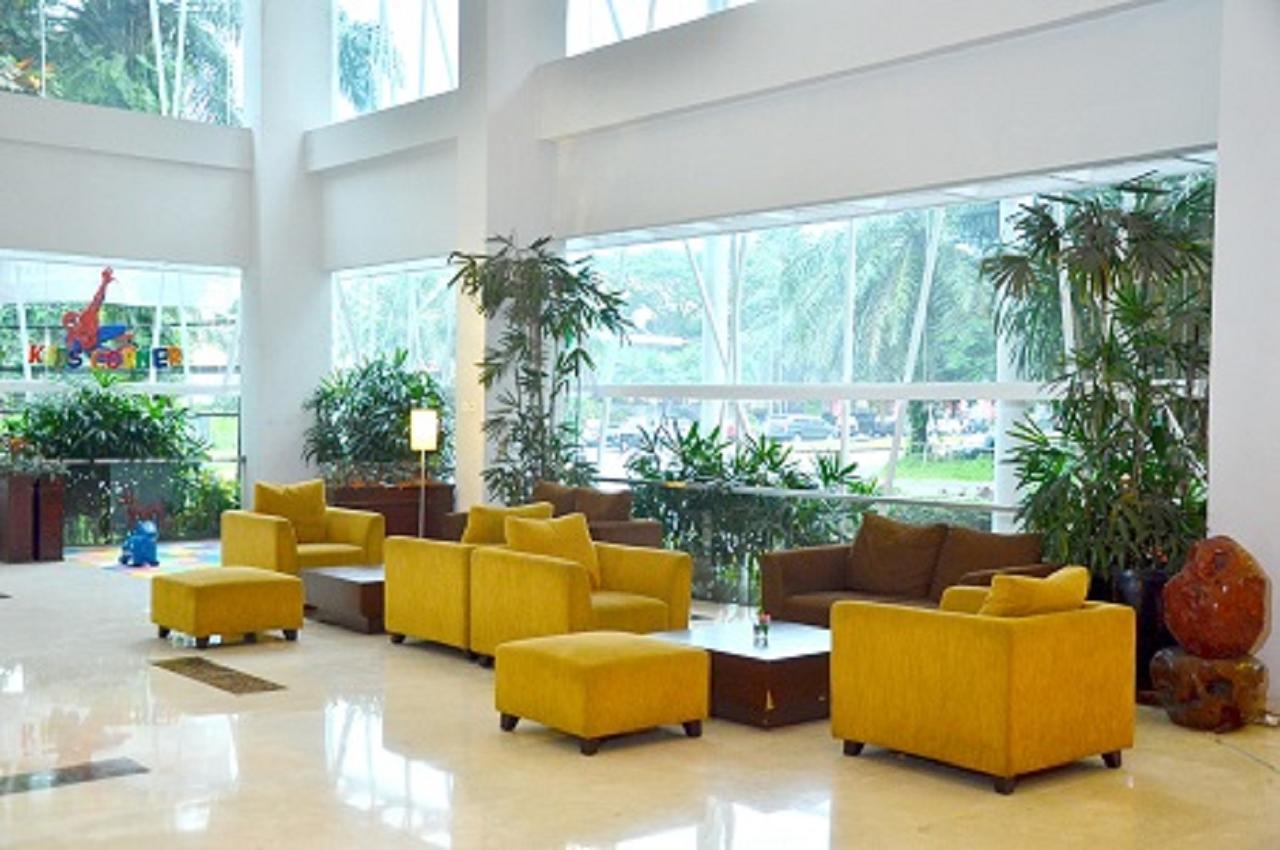 Grand Cakra Hotel Malang Exterior foto