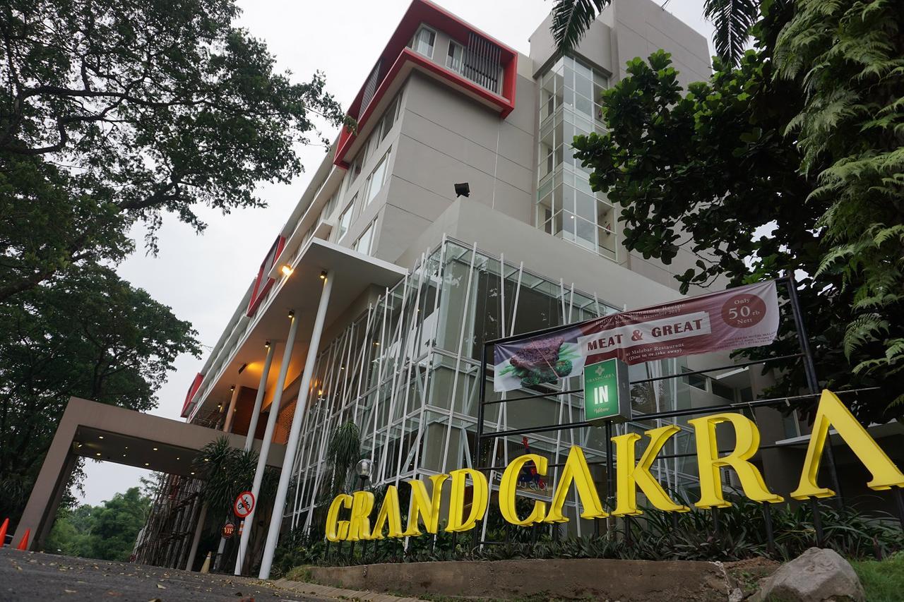 Grand Cakra Hotel Malang Exterior foto