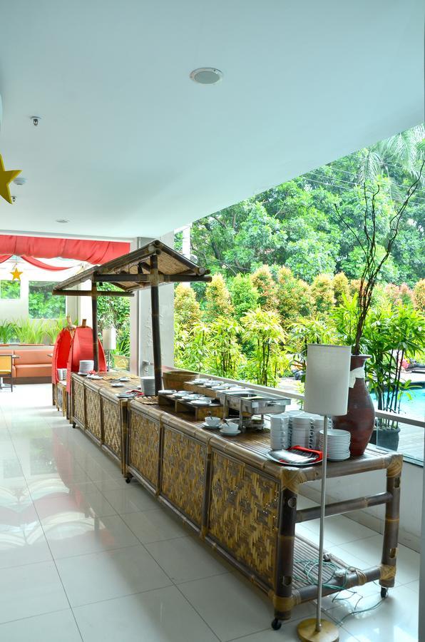 Grand Cakra Hotel Malang Exterior foto